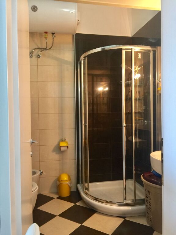 Jepet me qira apartament 1+1 i mobiluar