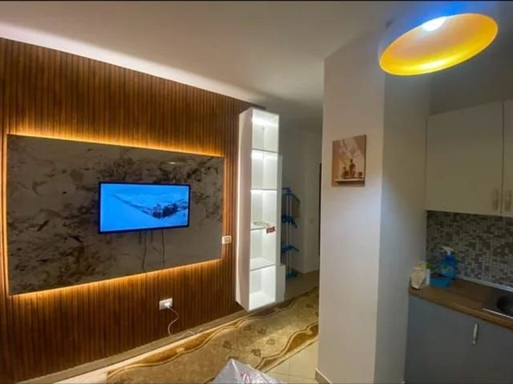 Jepet Me Qera Apartament 1+1+1 Ballkon