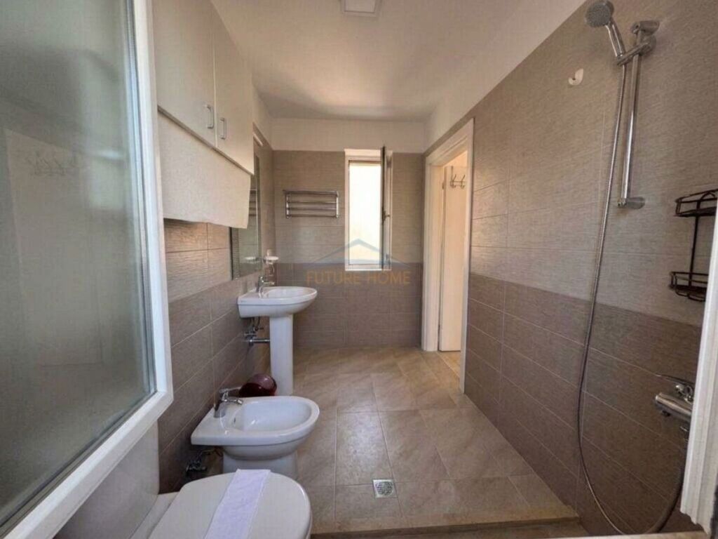 Shitet, Apartament 2+1, Ish-Tregu Elektrik, Tiranë