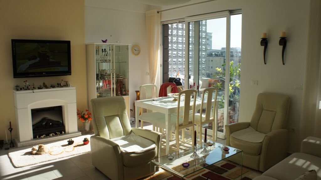 Jepet me qira apartament 1+1 i mobiluar