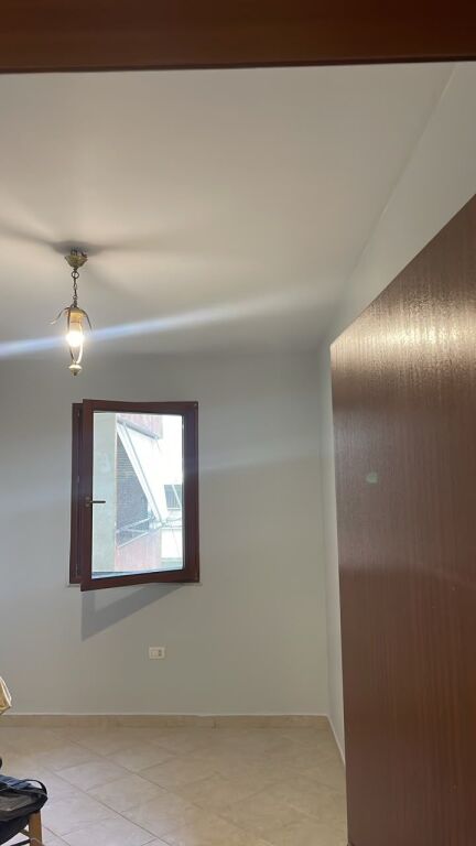 750€ / Month.  Apartment/office for rent,  Train station.