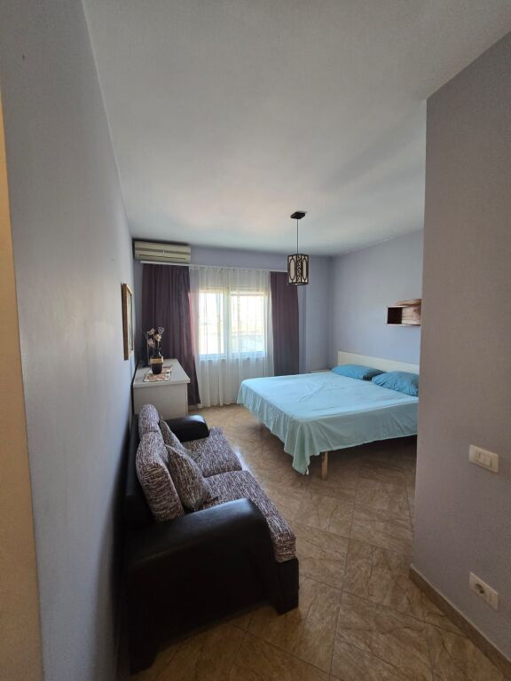 Apartament 2+1+2 per qera tek Kompleksi usluga Spaku !