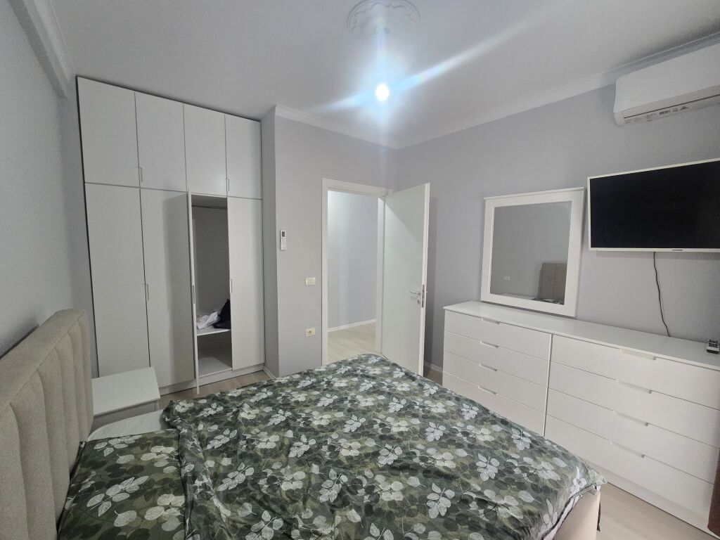 Apartament 1+1 per shitje Yzberisht !