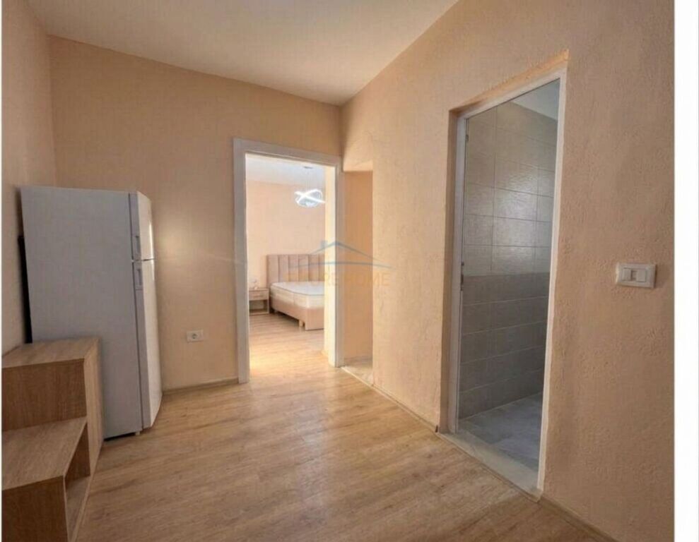 Shitet, Apartament 2+1, Ish-Tregu Elektrik, Tiranë