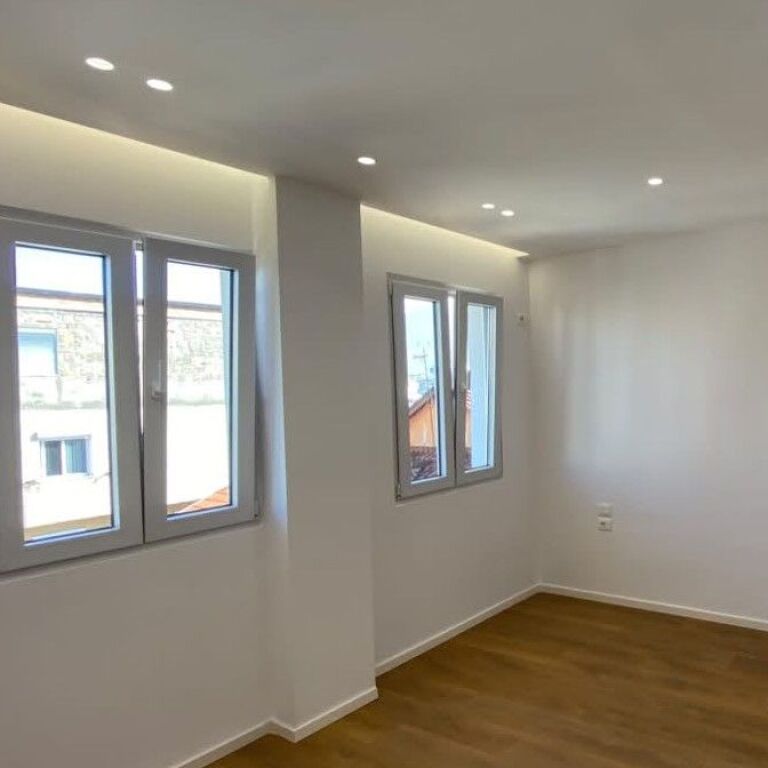 🏡✨ SHITET GARSONIERE – 21 DHJETORI, TIRANË