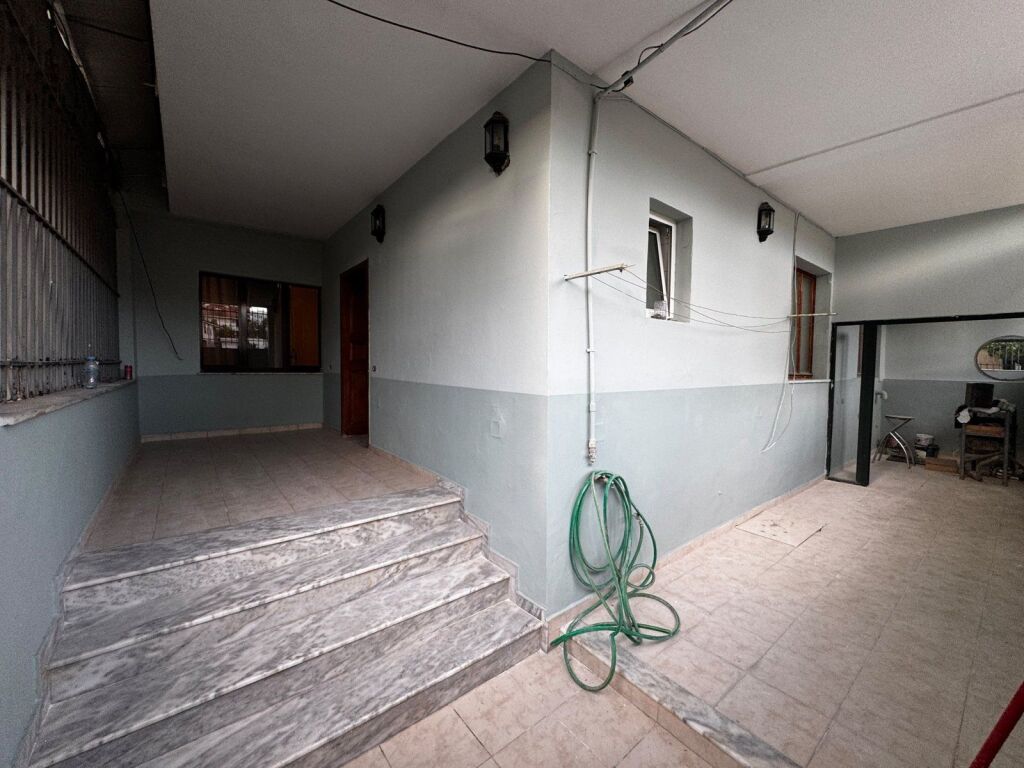 SHITET APARTAMENT 3+1 ME HYRJE PRIVATE – PALLATET E DIBRANËVE, ALI DEMI