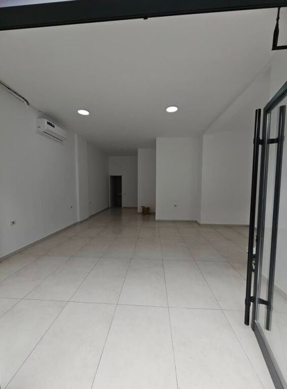 NEGOZIO IN VENDITA, A DON BOSCO, TIRANA 10,500,000 Lekë