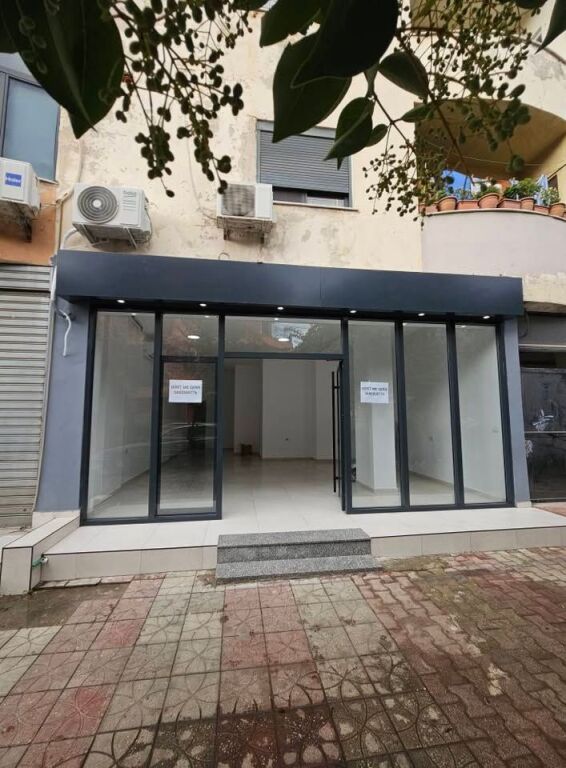 NEGOZIO IN VENDITA, A DON BOSCO, TIRANA 10,500,000 Lekë