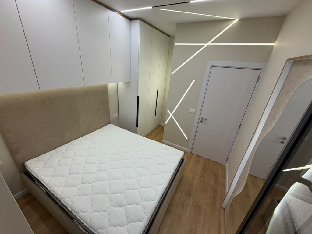 🏡 Jepet me qira super apartament 2+1  📍 Rruga 5 Maji, Tiranë