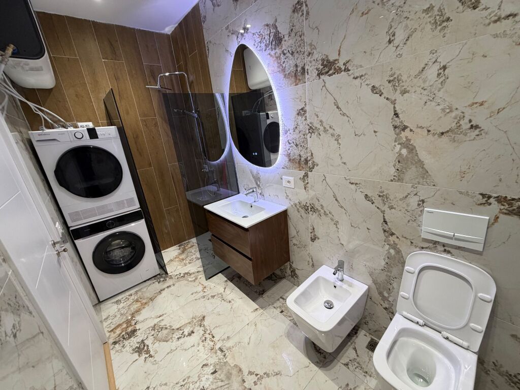 🏡 Jepet me qira super apartament 2+1 📍 Rruga 5 Maji, Tiranë