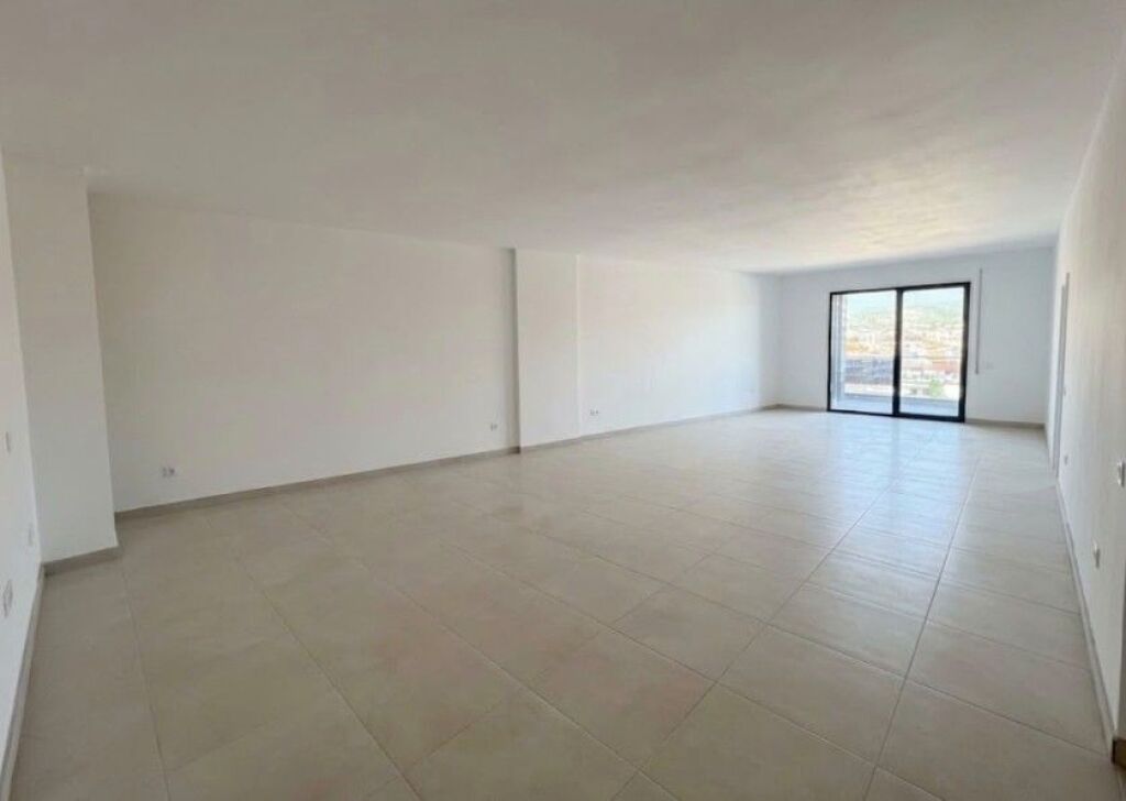SHITET APARTAMENT 3+1+2 – ARB &amp; TRANS, 5 MAJI