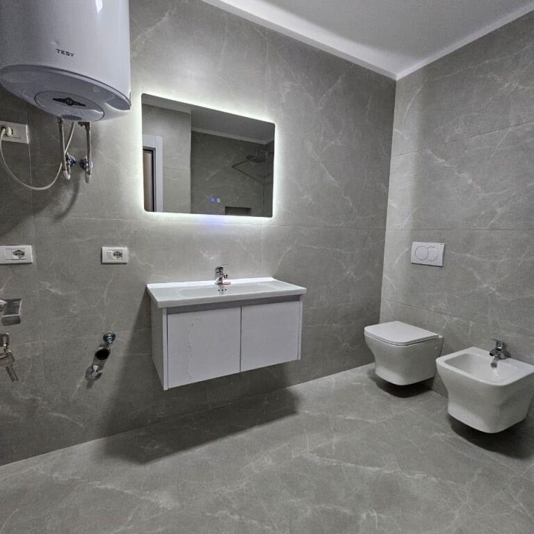  Appartamento 1+1 ristrutturato in vendita in via Kavaja,