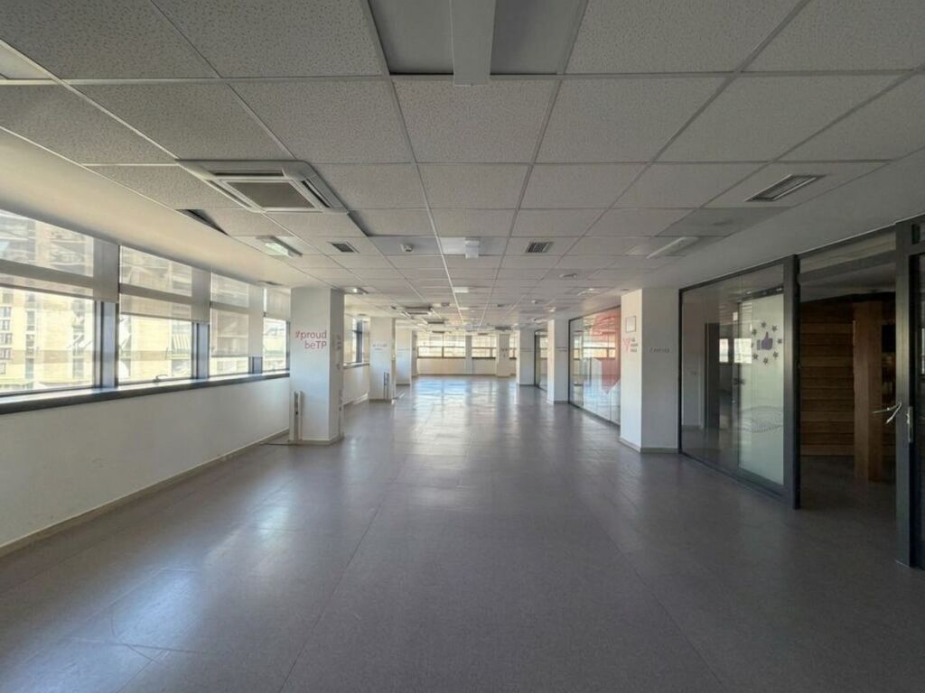 LOCALE COMMERCIALE IN AFFITTO – CENTRO, TIRANA