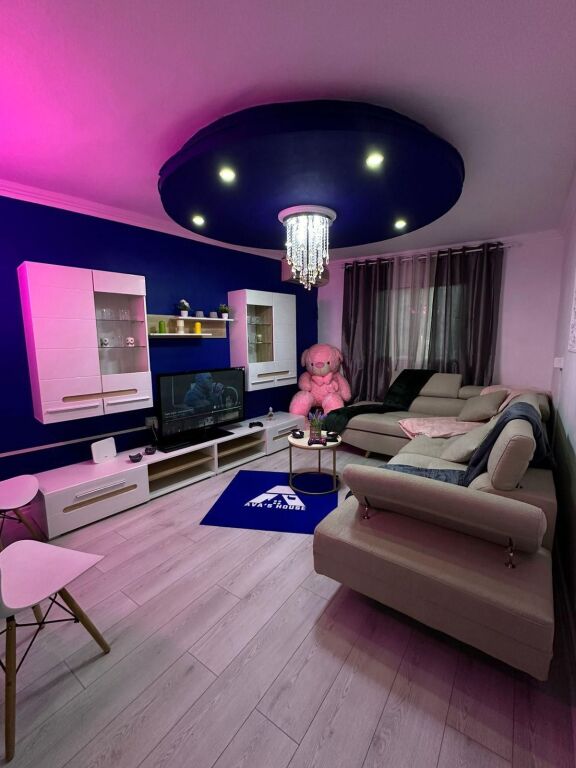 New Bazaar- 1+1 apartment for rent – 45,000 lek