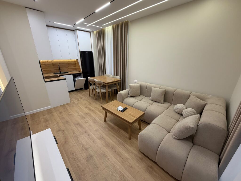 🏡 Jepet me qira super apartament 2+1 📍 Rruga 5 Maji, Tiranë