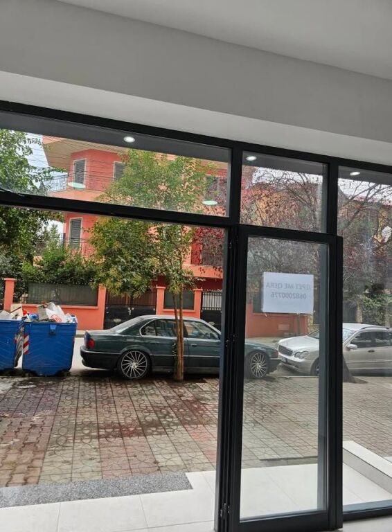 NEGOZIO IN VENDITA, A DON BOSCO, TIRANA 10,500,000 Lekë