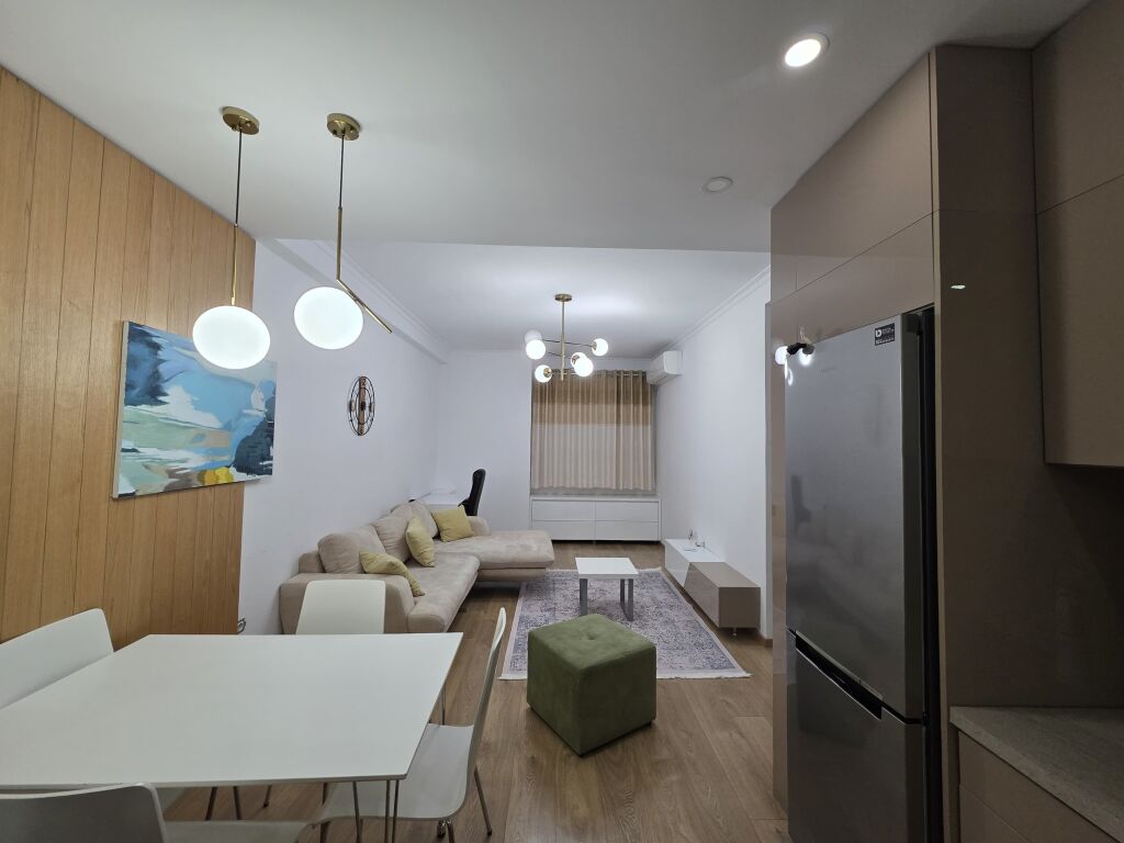 1+1 apartment at Mbi kalimi i Kristalit (kodra e diellit)