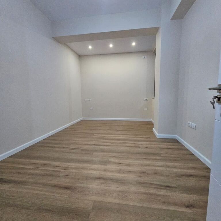  Appartamento 1+1 ristrutturato in vendita in via Kavaja,