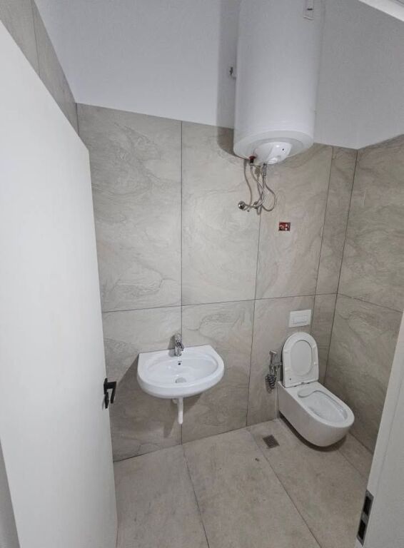 NEGOZIO IN VENDITA, A DON BOSCO, TIRANA 10,500,000 Lekë