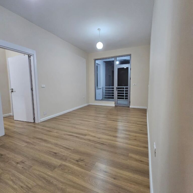  Appartamento 1+1 ristrutturato in vendita in via Kavaja,