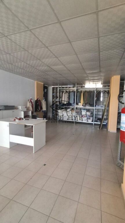SARTORIA ATTREZZATA IN AFFITTO – PRONTA PER LAVORARE!