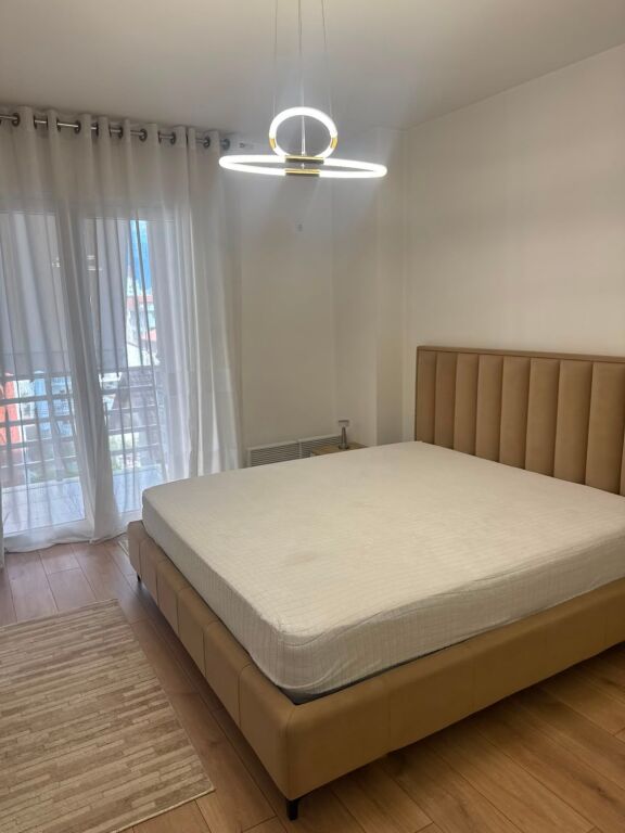 Shitet apartament 1+1 Rruga e Kavajes