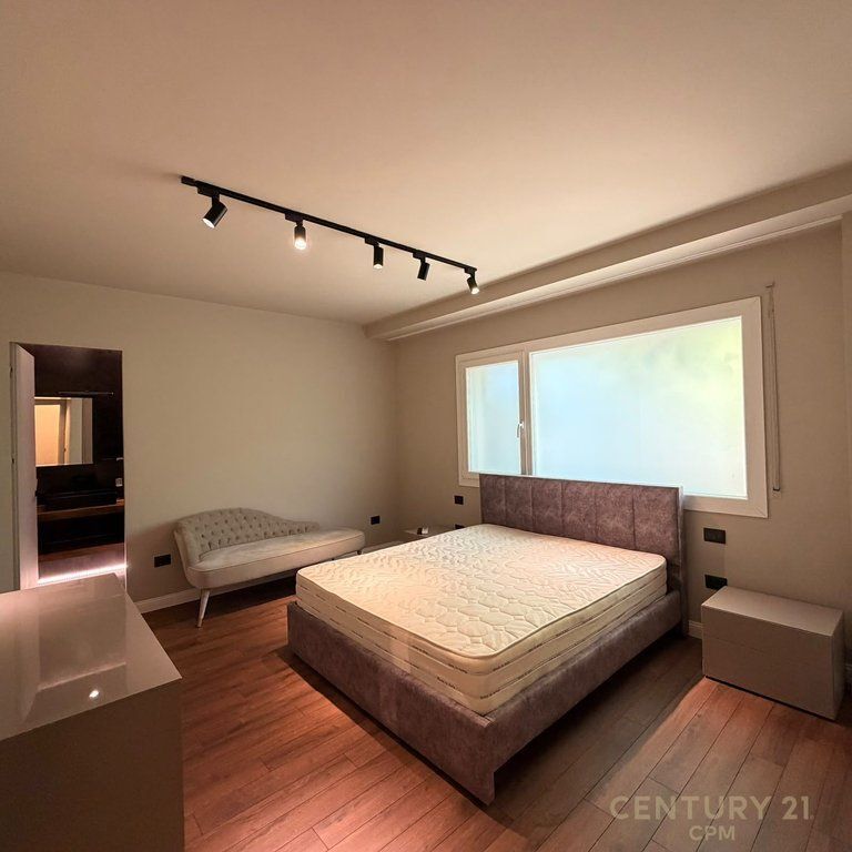 WE ARE SELLING A SUPER APARTMENT IN LONG HILL !!!