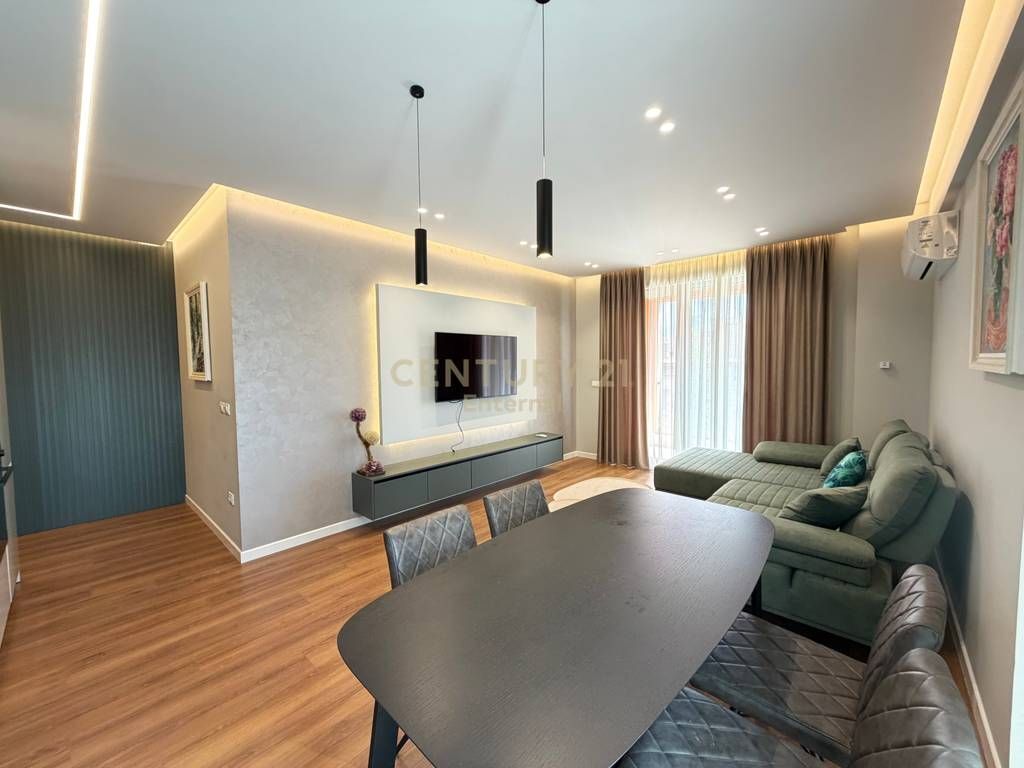 Foleja e Gjelber!  Super Apartament 2+1+2 per Shitje 350,000 €