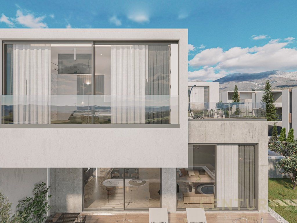 VILLA CON PISCINA IN VENDITA A FARKE