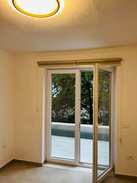 OFFICE FOR RENT 68 M2 MYSLYM SHYRI 100,000 LEKE FH-99311