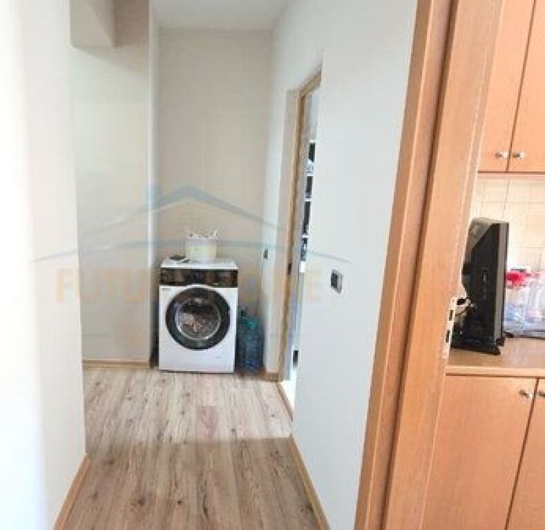 Shitet, Apartament 3+1+2, Bulevardi Zogu I, Tiranë.