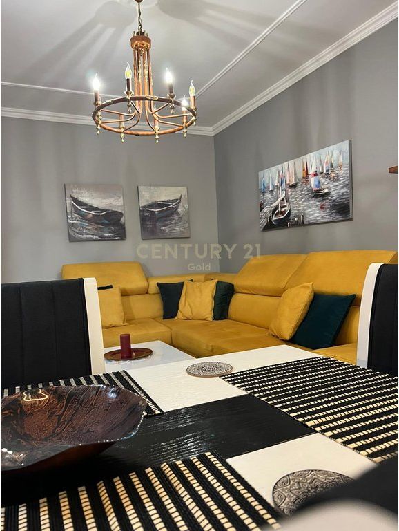 APARTAMENT 1+1 PER QERA TEK RRUGA E DURRESIT