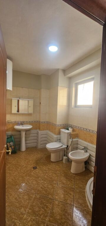 Jepet me qira apartament 2+1