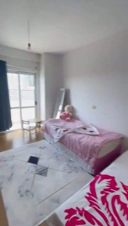 Shitet apartament 2+1+2 ne Porcelan