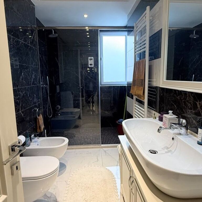 🏡 SHITET APARTAMENT 3+1+2 – PRANË RRUGËS SË KOSOVARËVE