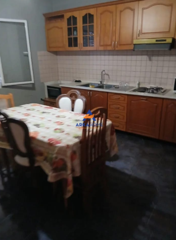 APPARTAMENTO 2+1 CON BALCONE IN AFFITTO "BABRRU" 40.000 LEKE