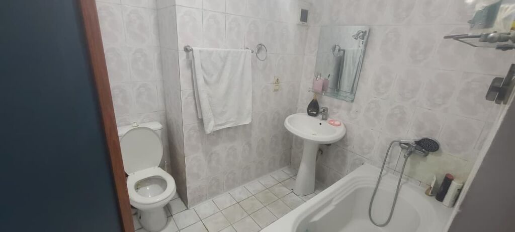 Shitet Apartament 2+1 tek Rruga Dritan Hoxha, Prane Bllokut Gintash ne Tirane
