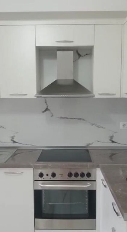 Ottimo appartamento 1+1 con vista sul giardino Ali Demi - 450Lek/mese