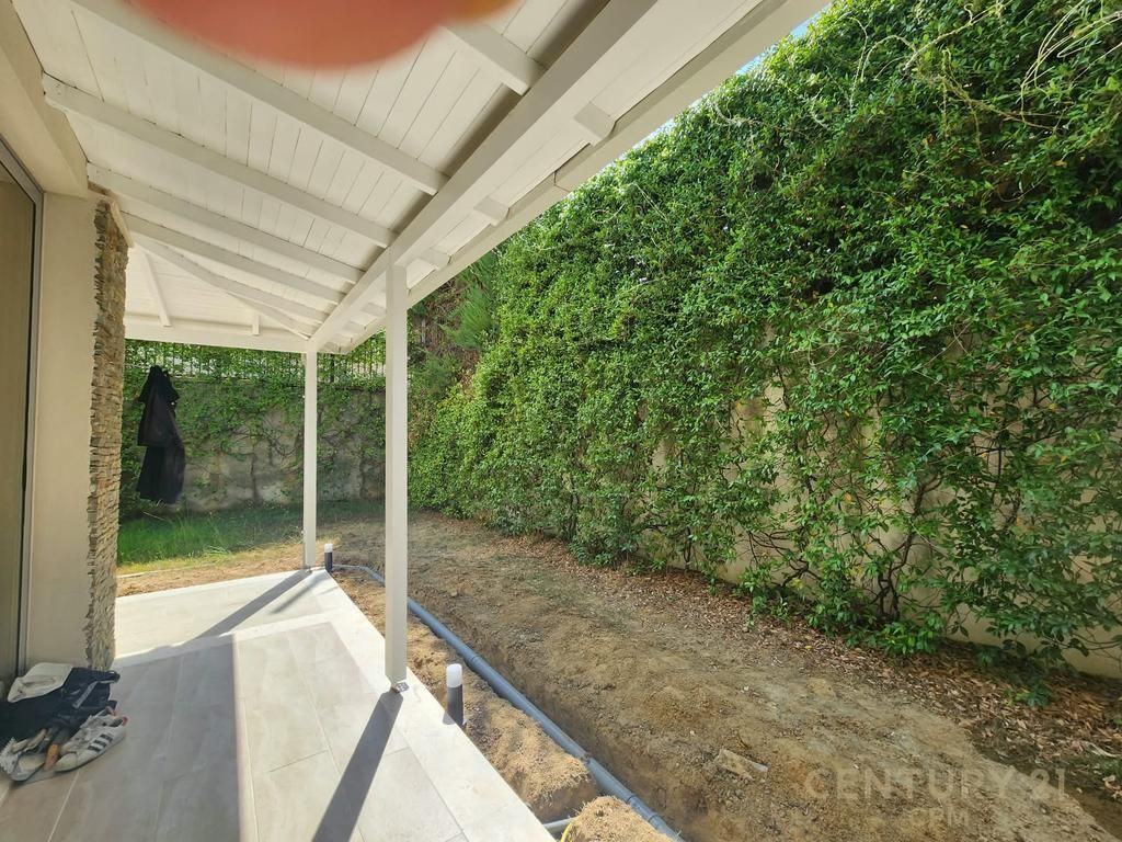 Duplex 3+3+1+PARCHEGGIO in Affitto vicino al Lago Secco, Tirana - 2000€ | 200 m²