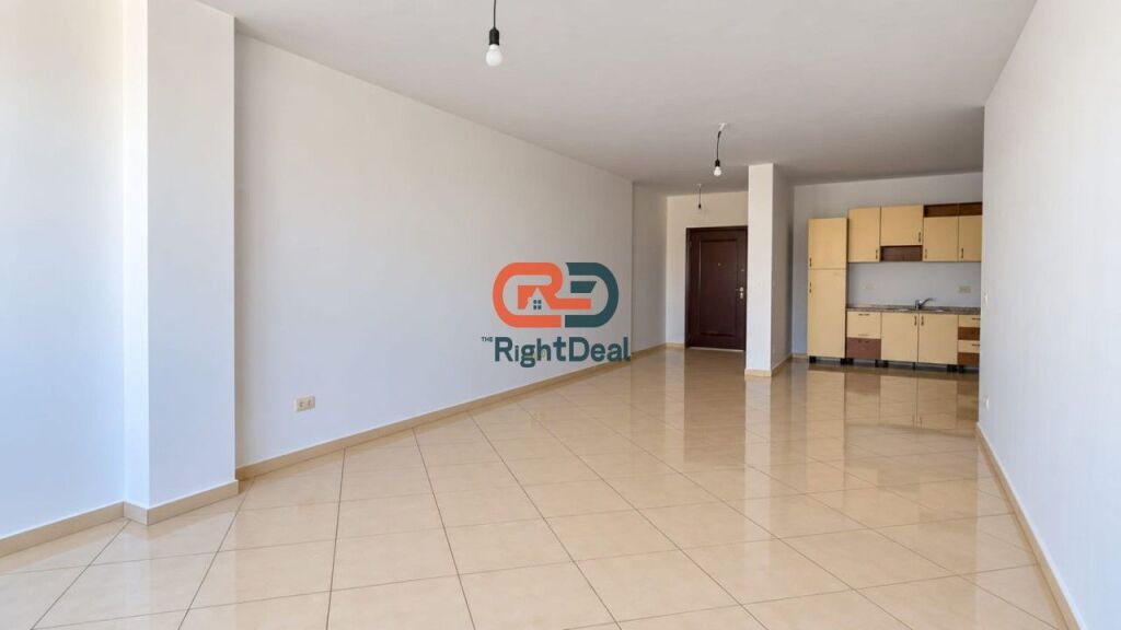 In Astir, near Bar Bohemi, a 2+1+2 apartment is for rent, ideal for living!!!