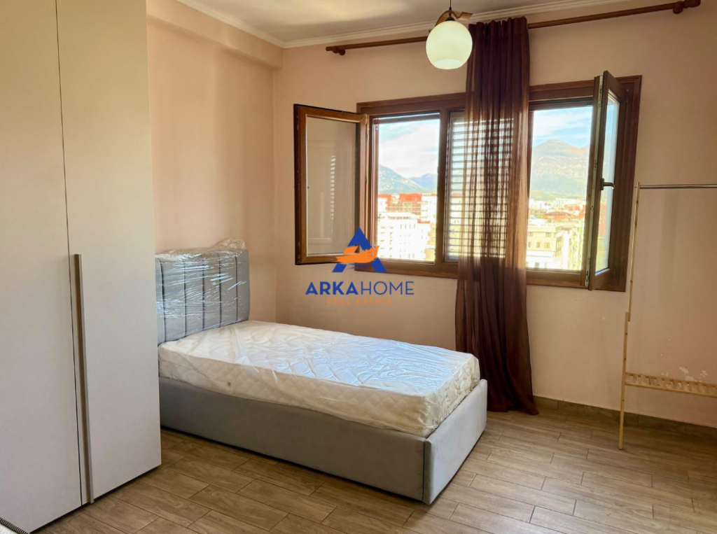 JEPET ME QERA APARTAMENT 2+1+VERAND "RRUGA KONGRESI I LUSHNJES" 70.000 LEKE
