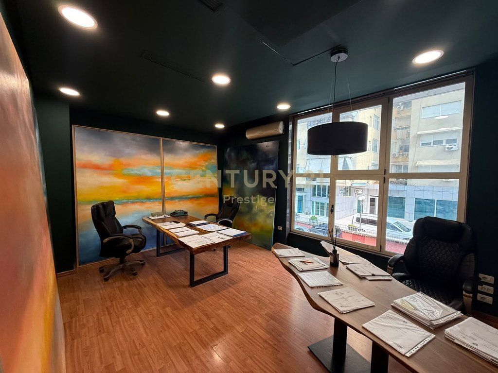 Office for Rent in Business Center – Elbasan Street!
