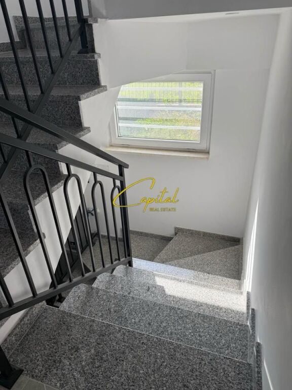 VILE BIZNESI ME QIRA 722 M2 QENDRA TREGTARE TEG 1.800 EURO
