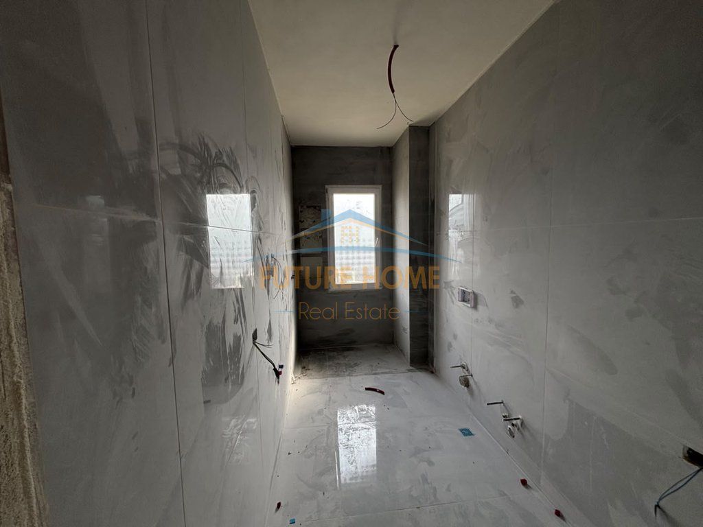 Shitet, Apartament 2+1+2, British Residence, Paskuqan