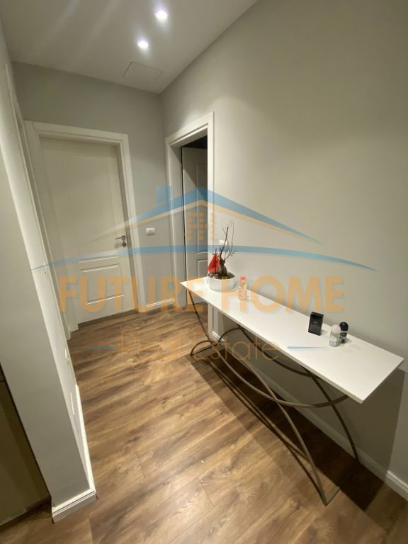 Qera, Apartament 3+1+2+Post Parkimi, Rruga Bardhok Biba, Qendër