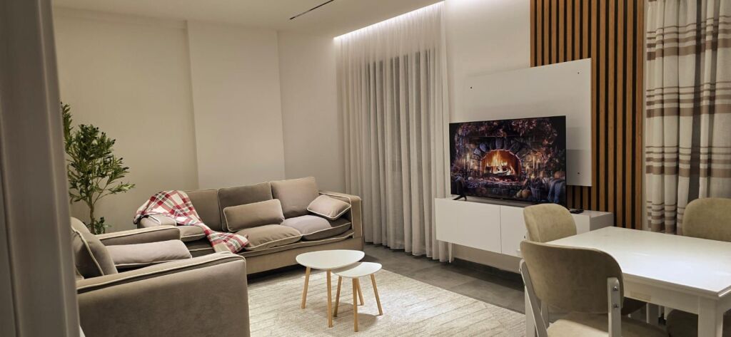 Apartament Me Qera 1+1 Tek Farmacia 10 (ID B2101954) Tirane