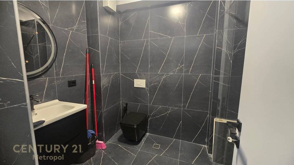 Japim me qira apartament 2+1+2+ parkim te Rezidenca Kodra e Diellit 2!
