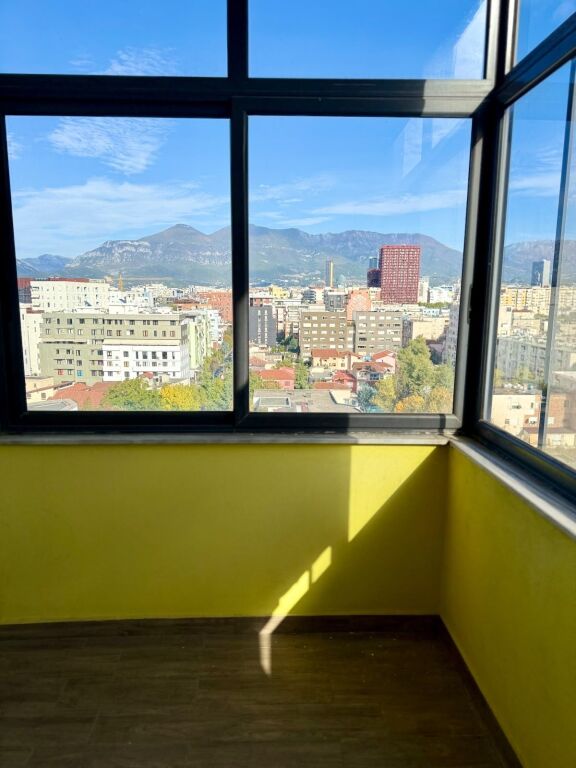 For rent 2+1+2, Kongresi i Lushnjes St., former Park, 700 thousand lek