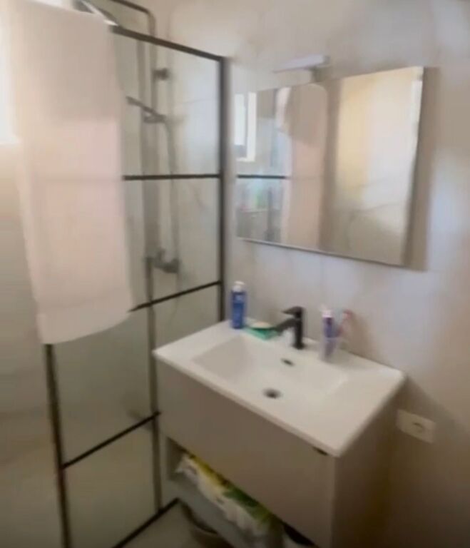 Apartament 2+1 per shitje ne Porcelan!