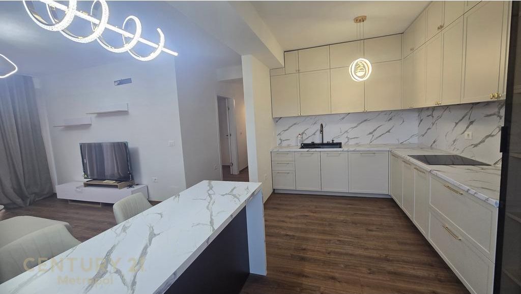 Japim me qira apartament 2+1+2+ parkim te Rezidenca Kodra e Diellit 2!